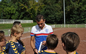 21/09  Carl baille aux consignes ou crie d' enthousiasme ? 