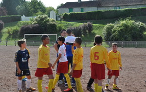 21/09  fin du match ,  Les équipes se serrent la main .