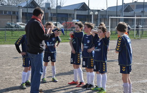 08/03   JP conseille les joueurs à la pause coaching 