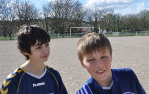 22/03 Raphael et Martin,  sur la touche dans les 10 dernières minutes , gardent le sourire .  